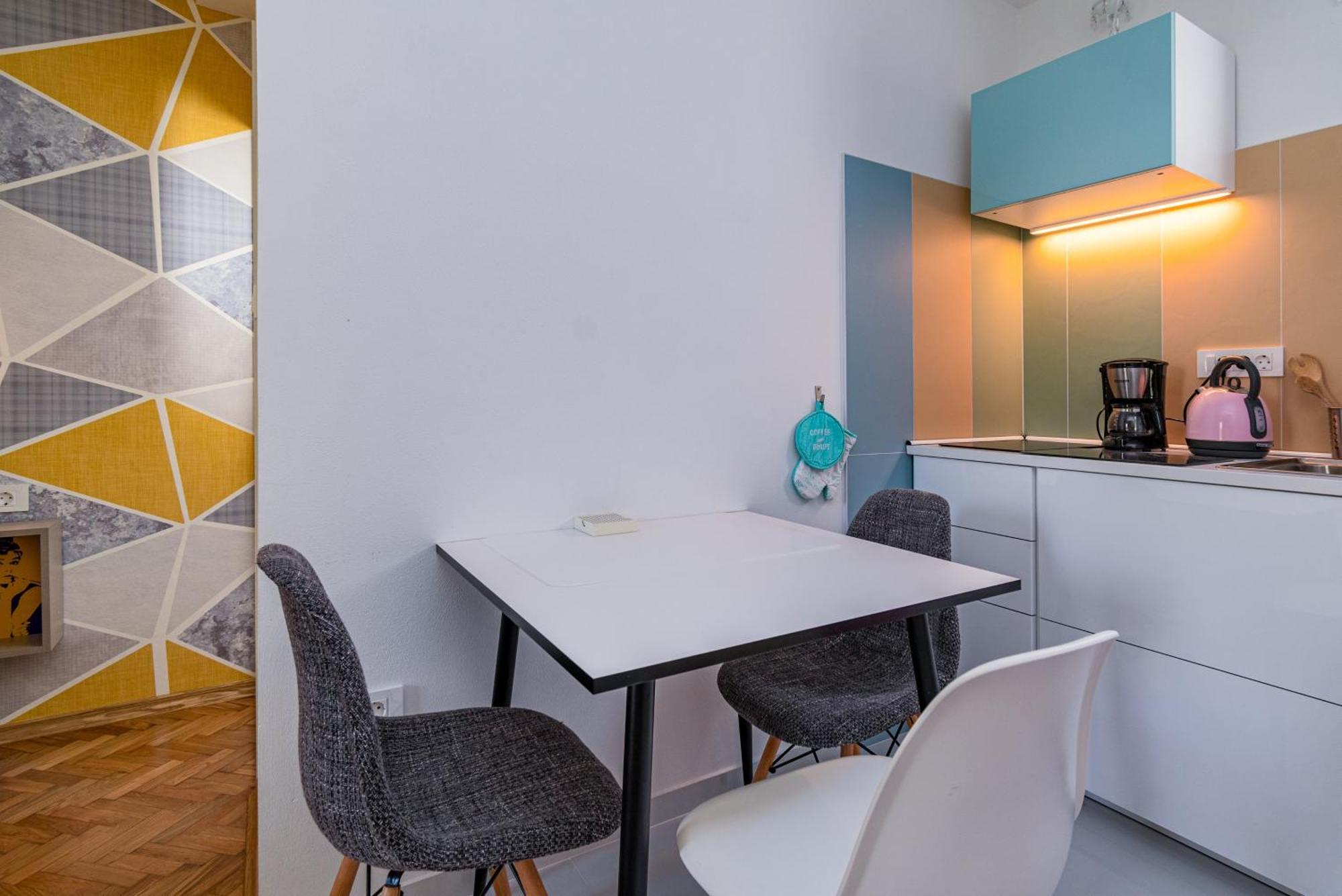 Apartments And Rooms By The Sea Banjol, Rab - 5077 Luaran gambar
